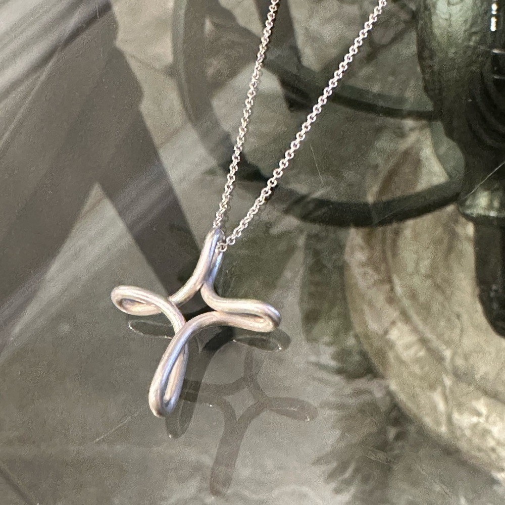 Authentic Tiffany & Co Peretti Infinity Cross Pendant Necklace W Box $725 - Picture 7 of 16